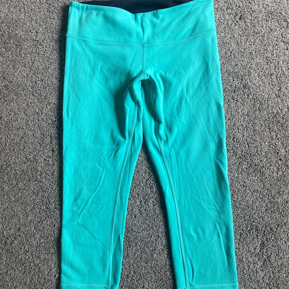 Lululemon Wunder Under reversible capris 10